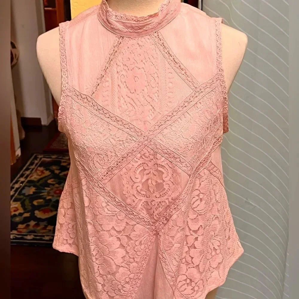 EUC Pink Sleeveless Lace Top, Hi/Neck Size Small #YC#5